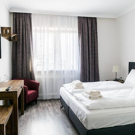 Pension Zum Meridianstein กมึนด์ ภายนอก รูปภาพ