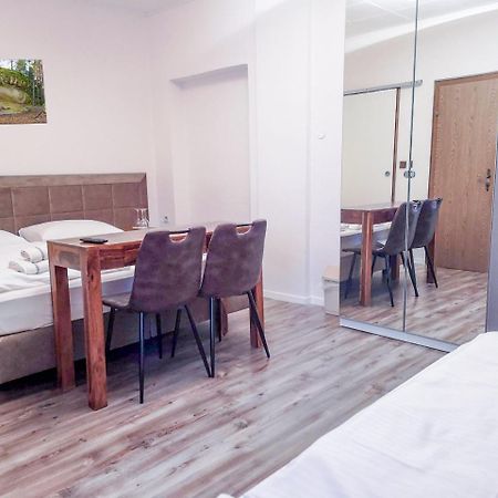 Pension Zum Meridianstein กมึนด์ ภายนอก รูปภาพ