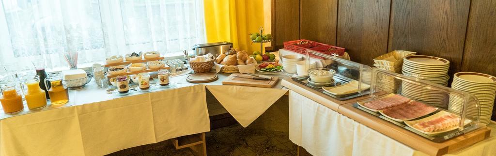Pension Zum Meridianstein กมึนด์ ภายนอก รูปภาพ