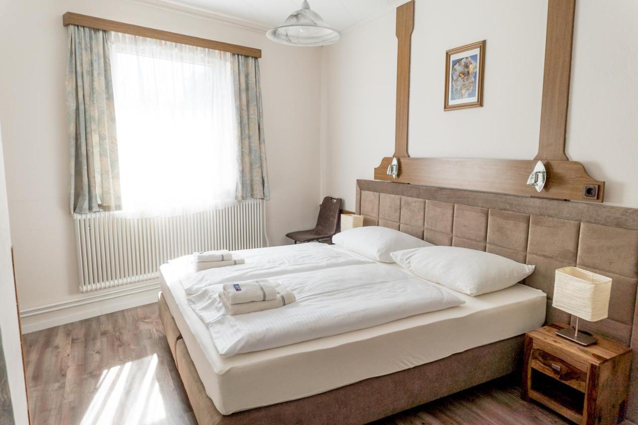 Pension Zum Meridianstein กมึนด์ ภายนอก รูปภาพ